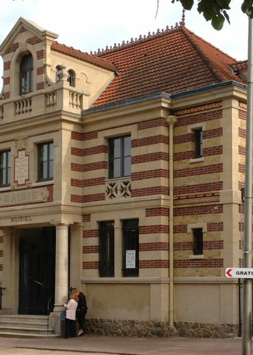 Mairie de Noisel place Emile Menier